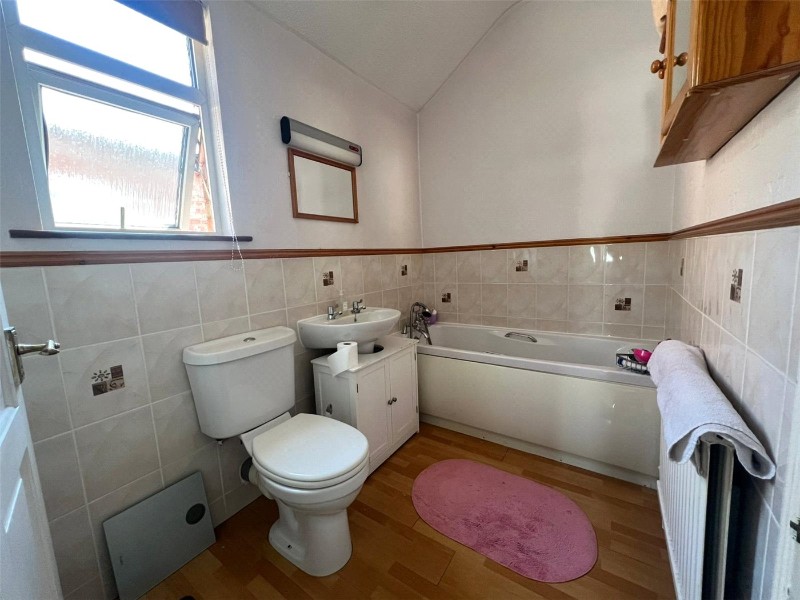 Cedar Road East, Northampton, Northamptonshire, NN3