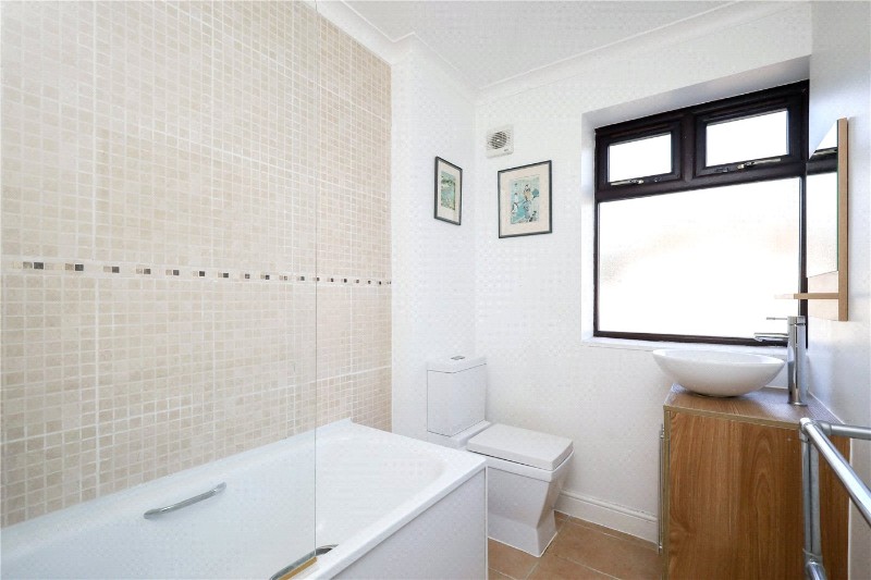 Dallas Road, London, W5