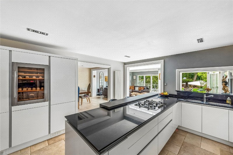 Creighton Avenue, London, N2