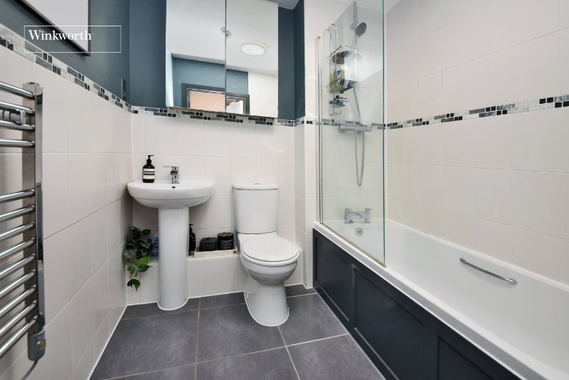 Schoolgate Drive, Morden, SM4