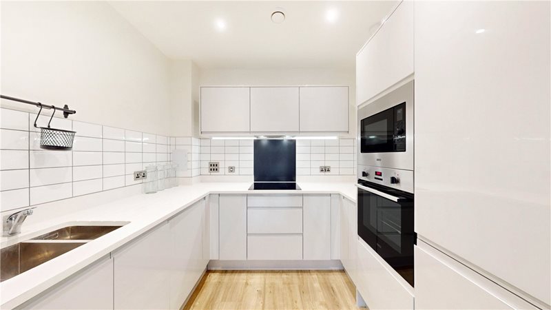 Louis Close, London, N7