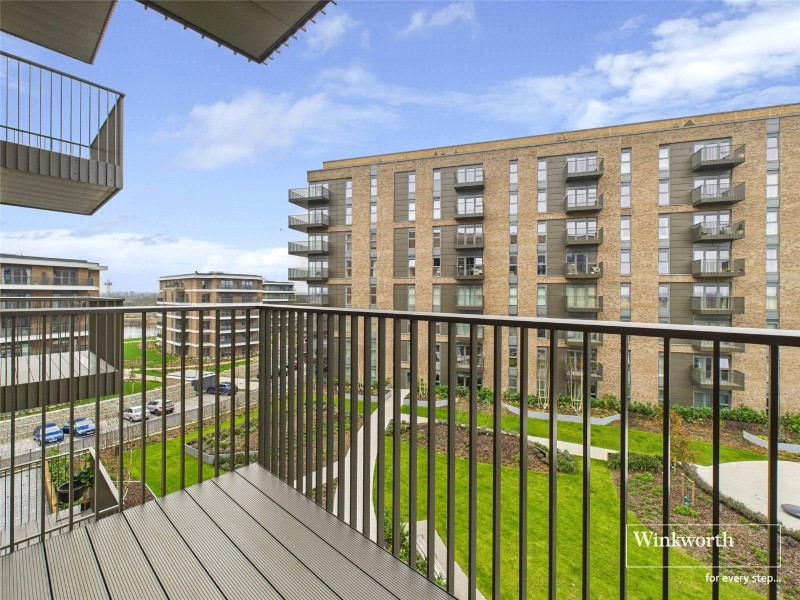 Flagstaff Road, Bankside Gardens, Reading, Berkshire, RG2