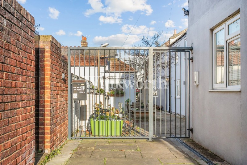 St Peters Mews, Warham Road, N4
