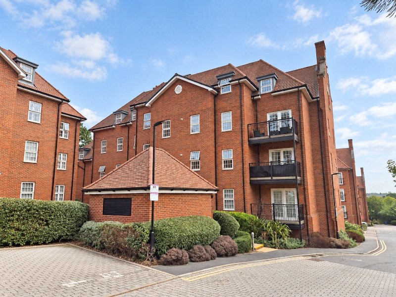 Collison Avenue, Barnet, EN5
