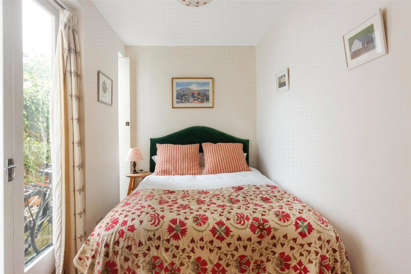 Walcot Square, London, SE11