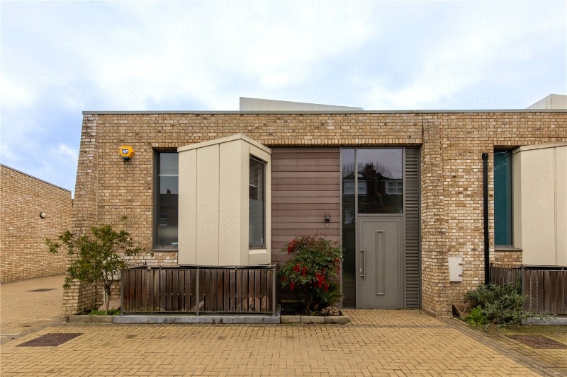 Halford Place, London, W7