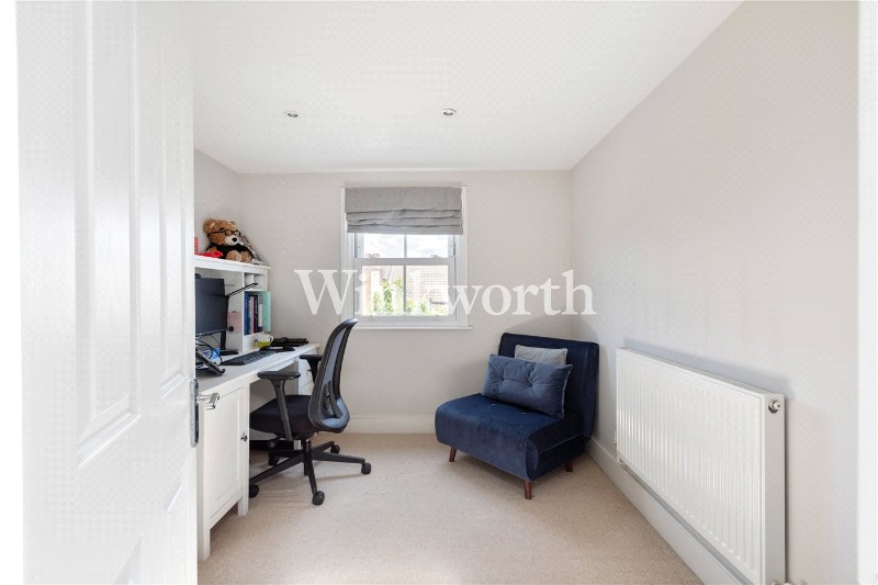 Leith Road, London, N22