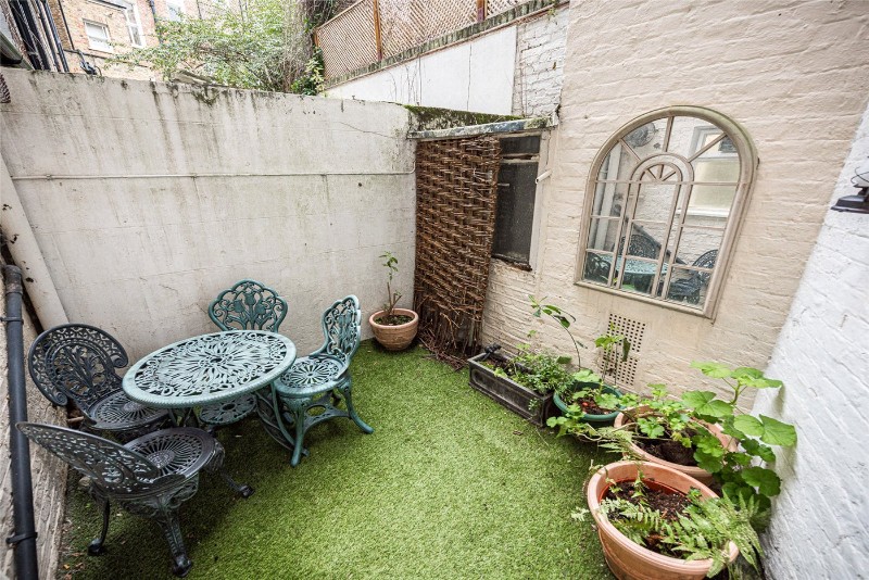 Warwick Way, London, SW1V