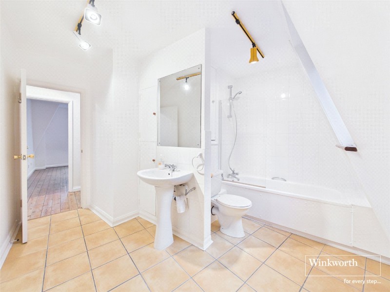 Westchester Drive, Hendon, NW4