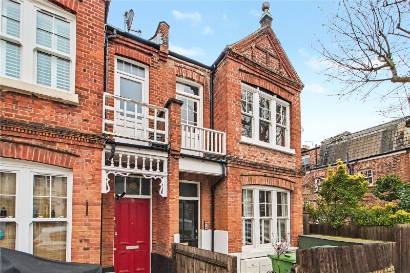 Rathcoole Gardens, London, N8