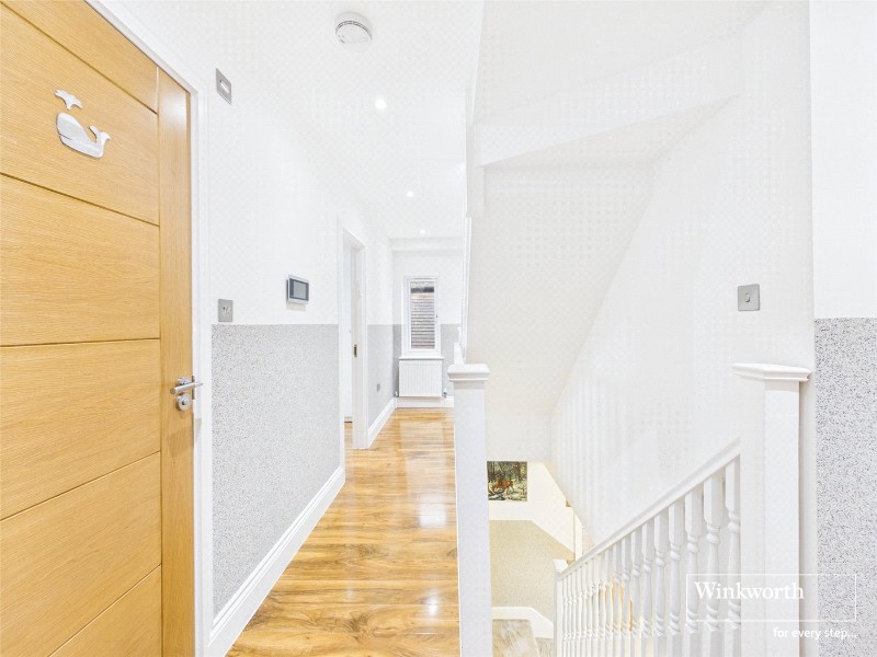 Edgwarebury Lane, Edgware, HA8