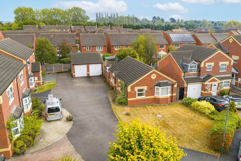 Bolyfant Crescent, Whitnash, Leamington Spa, Warwickshire, CV31