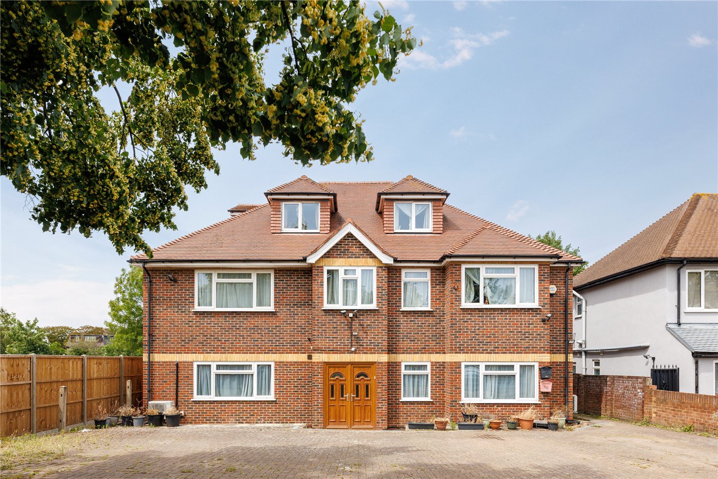 Great West Road, Isleworth, TW7