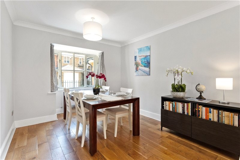 Cottesloe Mews, London, SE1
