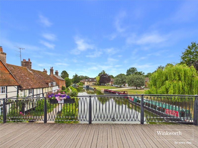 Breach Square, Priory Avenue, Hungerford, Berkshire, RG17