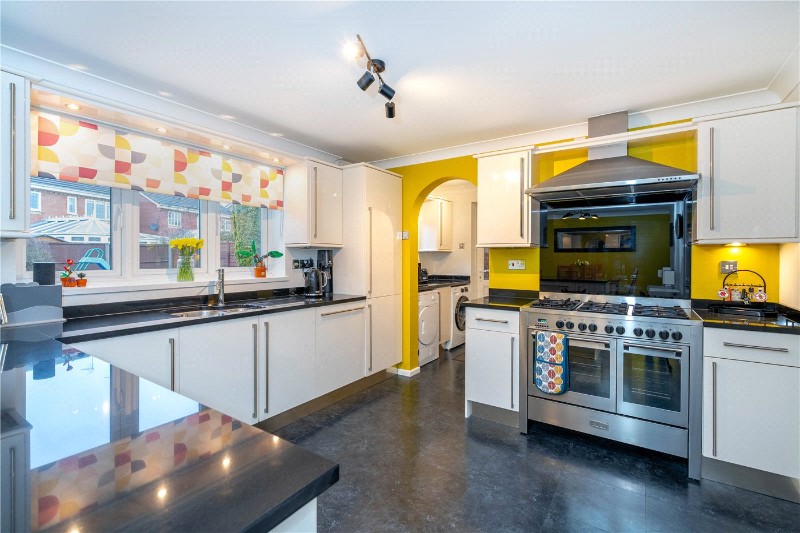 Chatsworth Close, Market Deeping, Peterborough, Lincolnshire, PE6