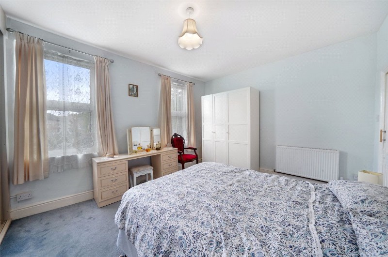 Kiver Road, London, N19