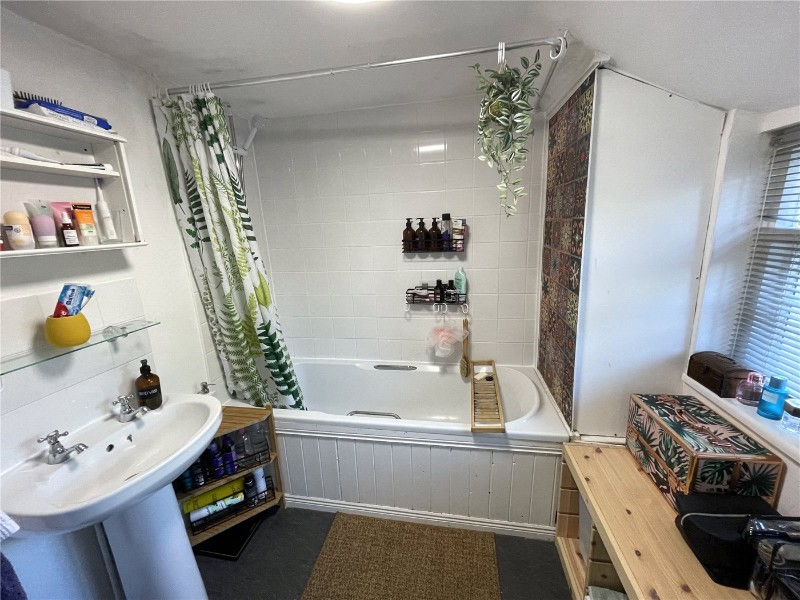 West Street, Farnham, Surrey, GU9