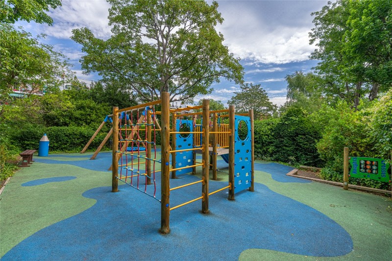 Cholmley Gardens, London, NW6