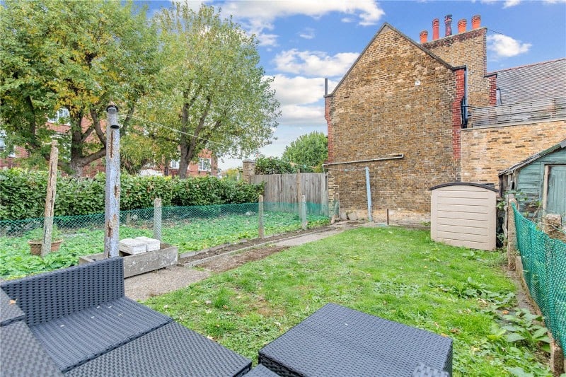 Garratt Lane, London, SW17