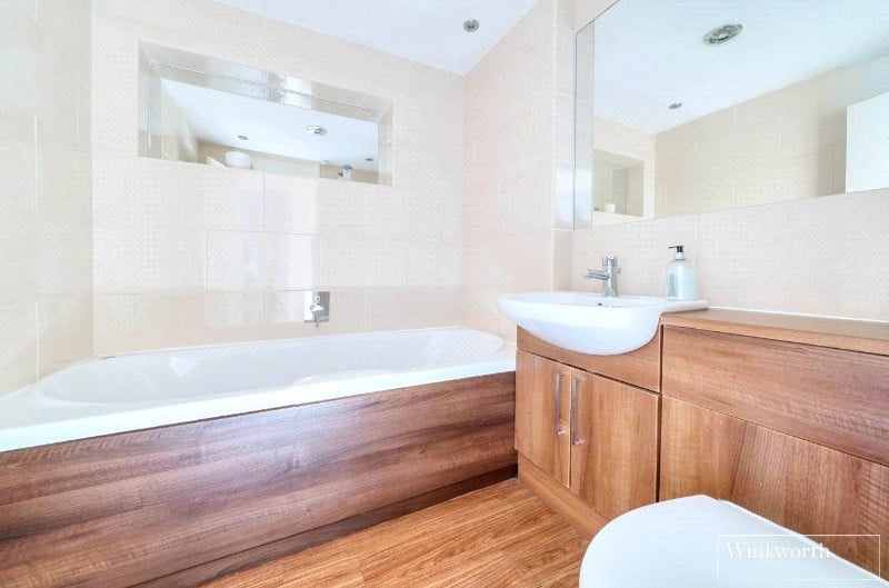 Yaverland Drive, Bagshot, Surrey, GU19