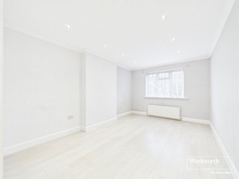 Edgeworth Close, London, NW4