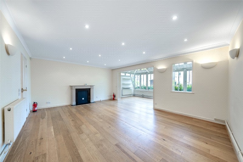 Spencer Walk, London, NW3