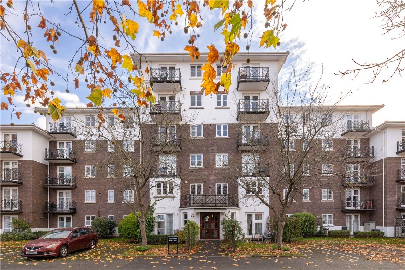 Brompton Park Crescent, London, SW6