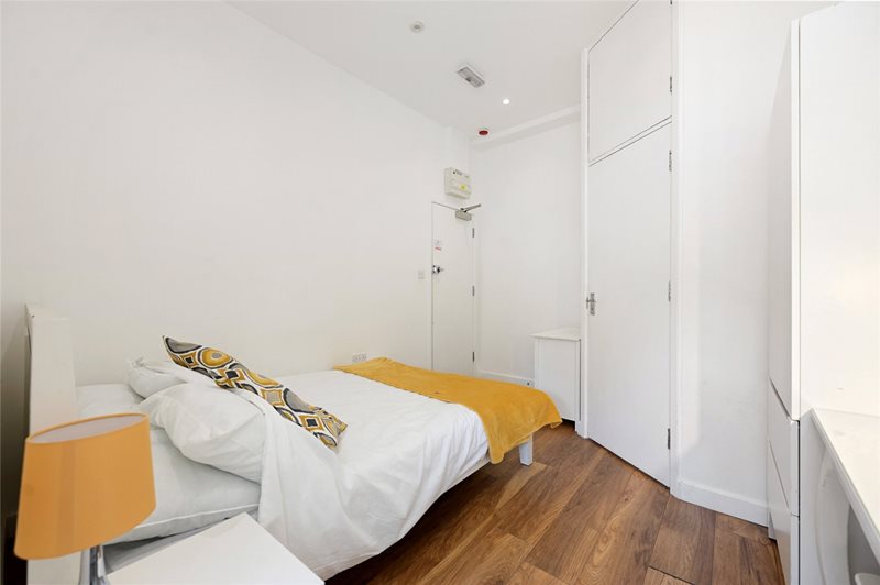 Bloemfontein Road, London, W12