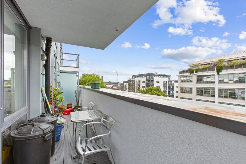 Canalside Square, London, N1