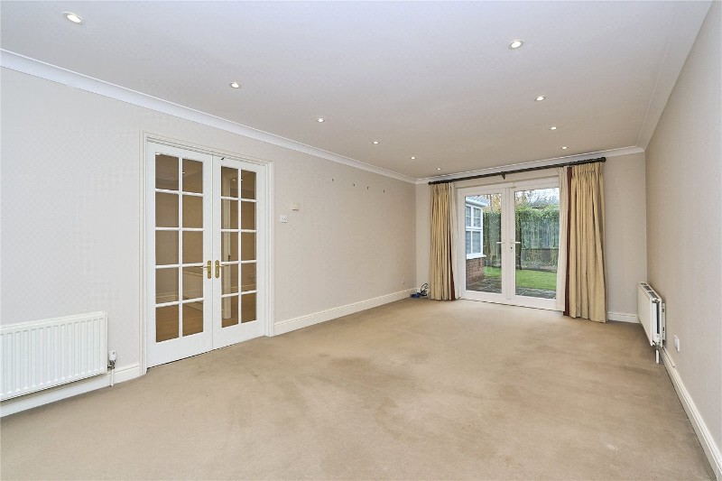 Saint Andrews Gardens, Cobham, Surrey, KT11