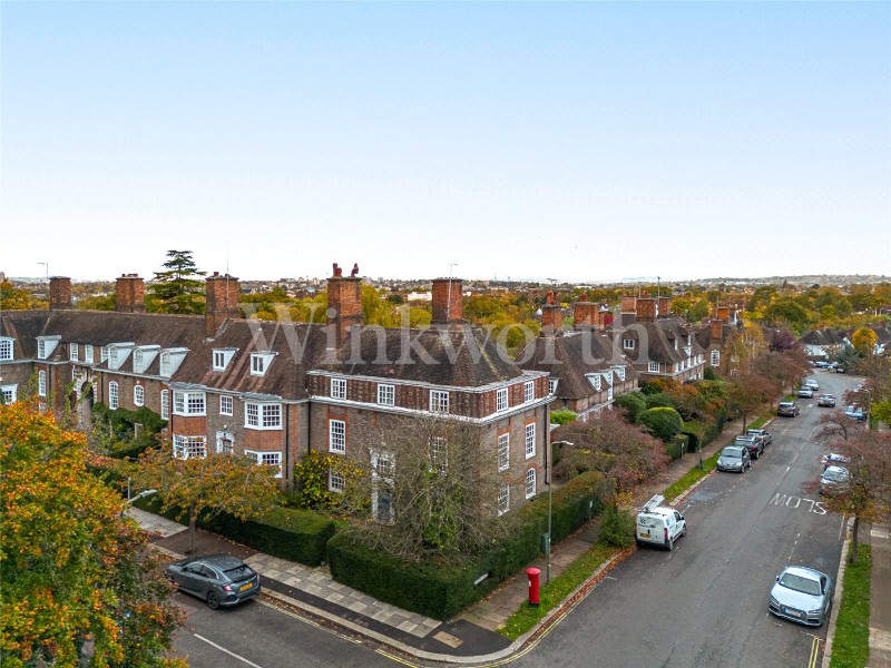 North Square, London, NW11