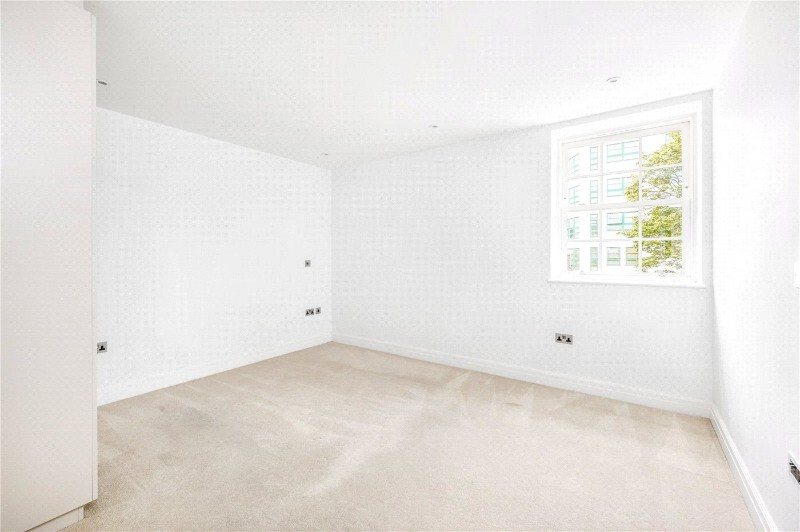 Kew Bridge Road, Brentford, TW8