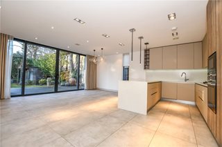 New Wokingham Road, Crowthorne, Berkshire, RG45