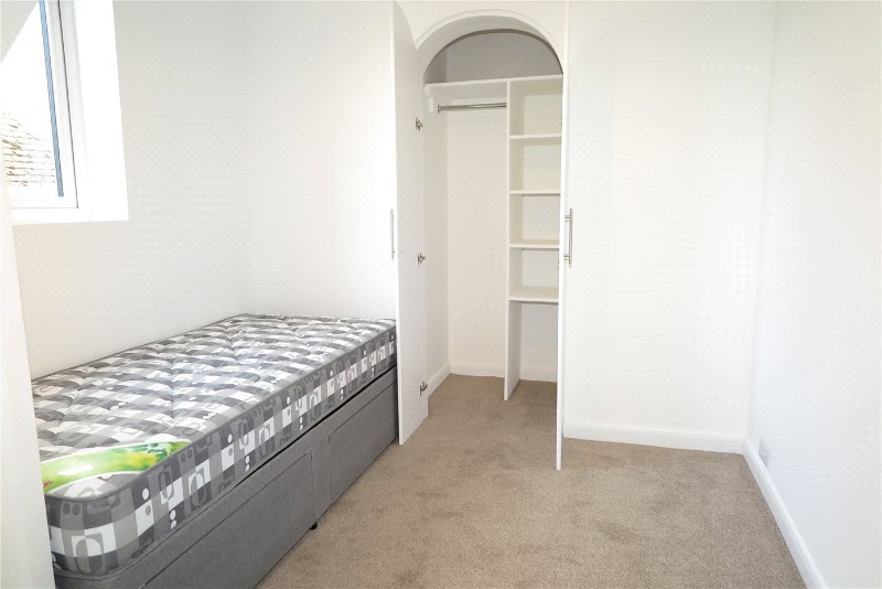 Tor Road, Farnham, Surrey, GU9