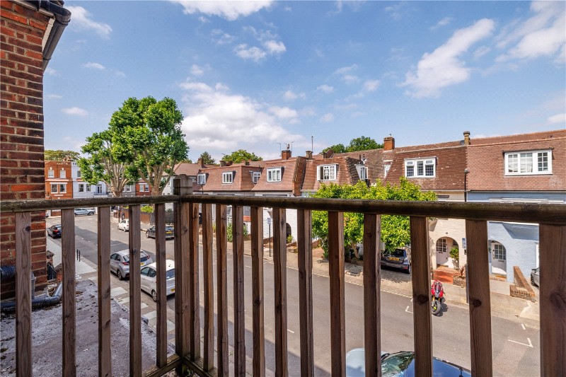 Barton Road, London, W14