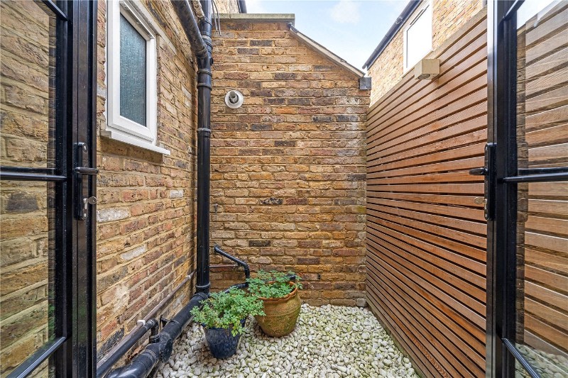 Spurling Road, London, SE22