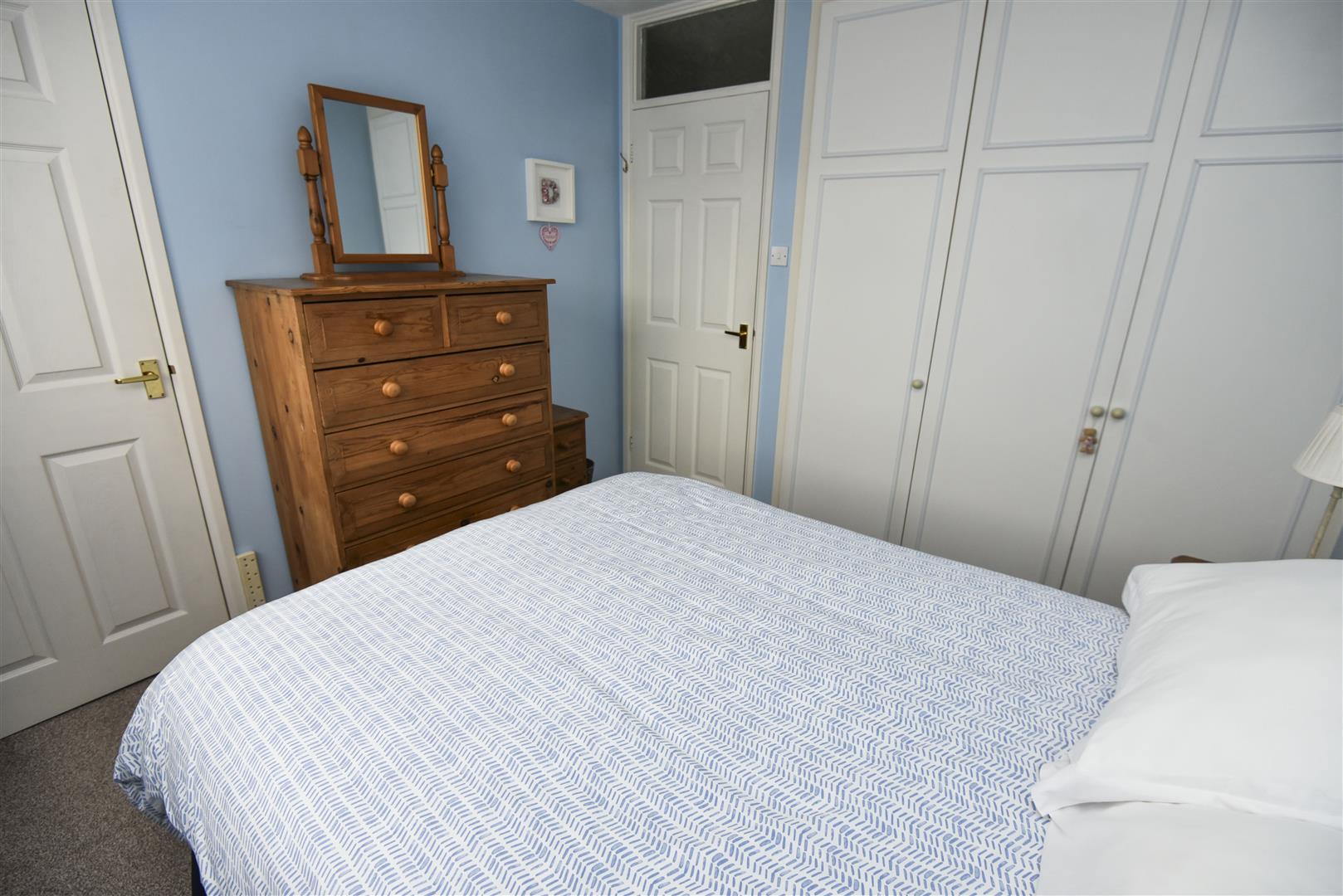 A BEDROOM 1C DSC_184