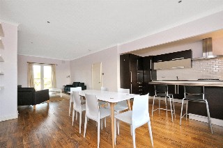 Ormiston Grove, London, W12