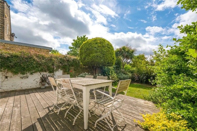 Bathurst Gardens, London, NW10