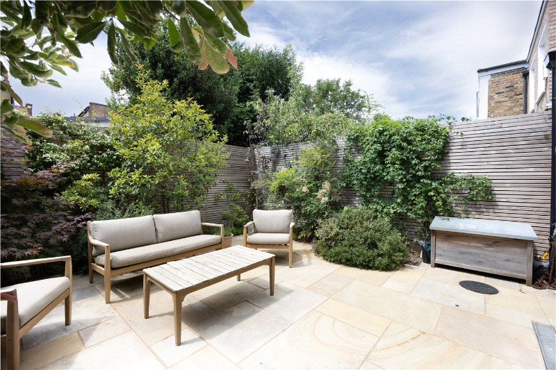 Coalecroft Road, London, SW15