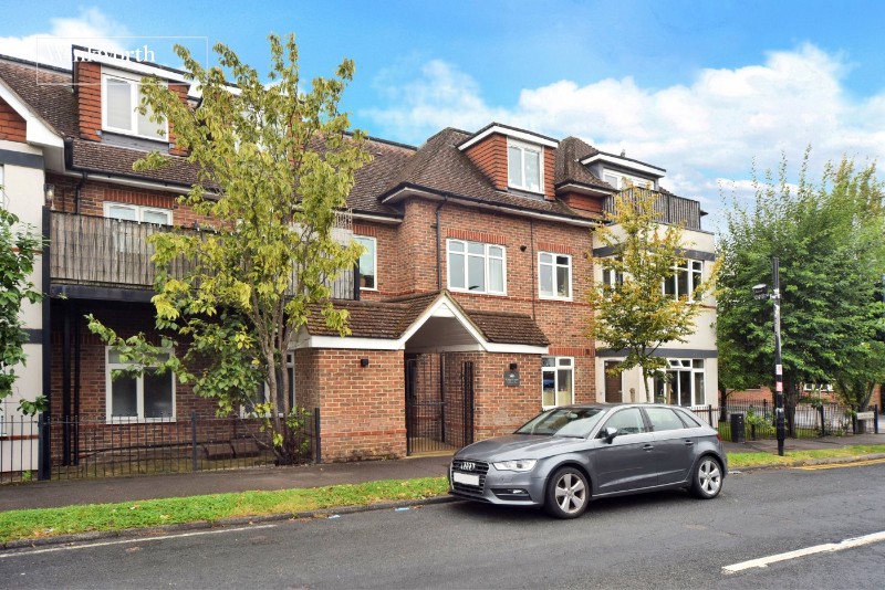 Colborne Way, Worcester Park, KT4