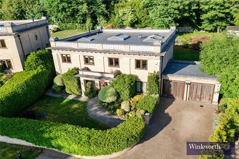 Duchess Crescent, Bentley Priory, Stanmore, Middx, HA7