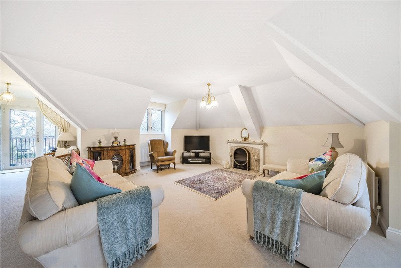 Swingate Road, Farnham, Surrey, GU9