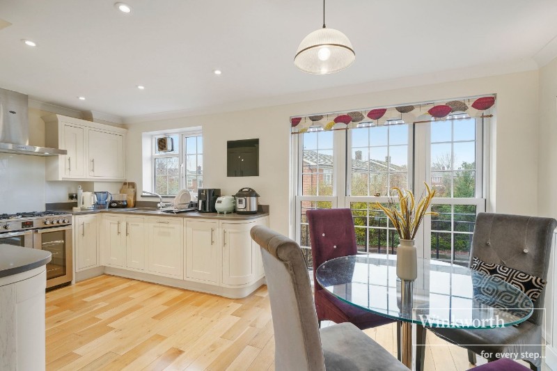 -Springpark Drive, Beckenham, BR3