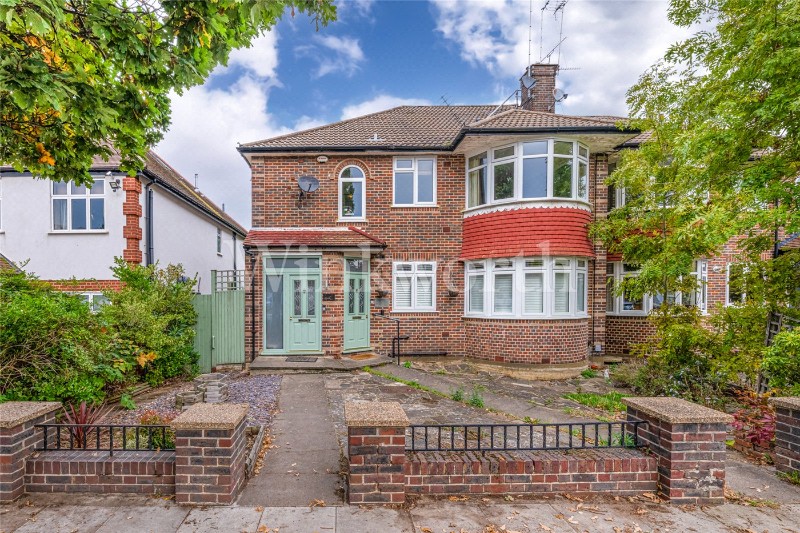 The Mount, 214 Creighton Avenue, London, N2