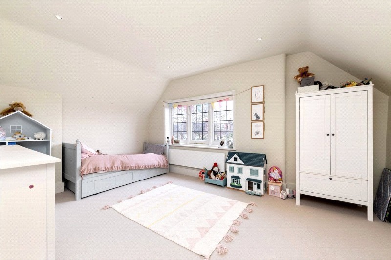 Daylesford Avenue, London, SW15