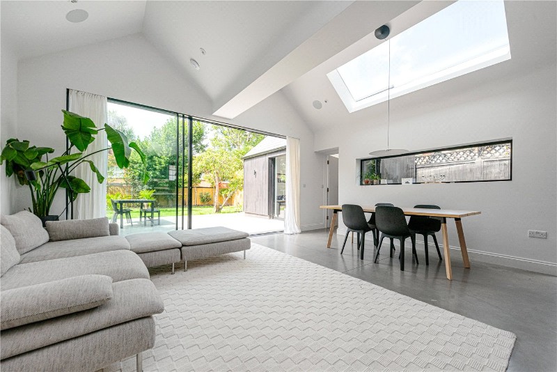 Kings Road, London, NW10