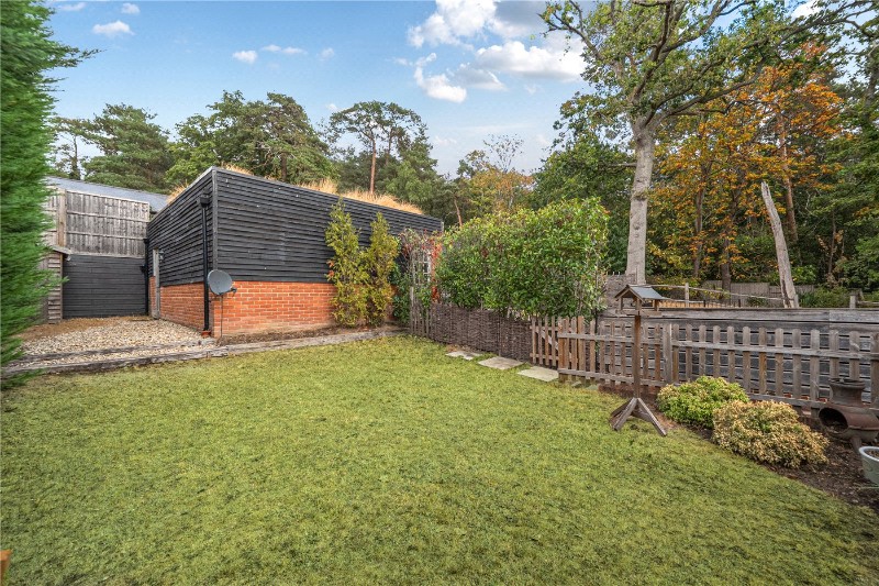 Shortfield Common Road, Frensham, Farnham, Surrey, GU10
