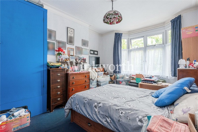 Arnold Gardens, London, N13